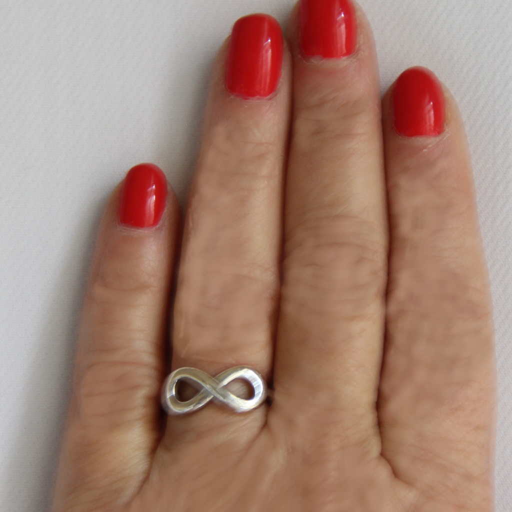 Chic Solid Polished Sterling Silver Infinity Ring